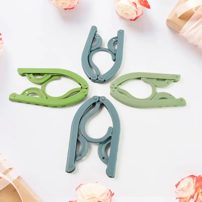 Foldable Travel Clothes Hangers Pack of 4 | Portable Space-Saving Hangers